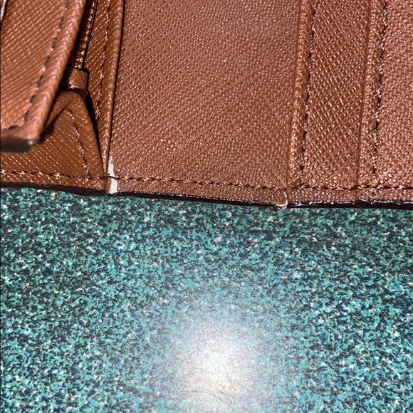 Michael Kors monogram wallet - Picture 5 of 6